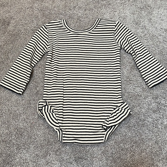 Kate Quinn Stripe Ruffle Leg - Picture 5 of 6